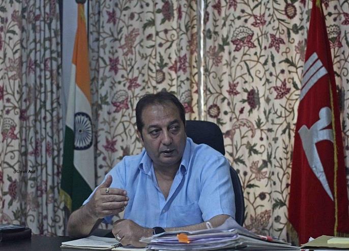 Div Com administered oath to 74 councilors in Srinagar